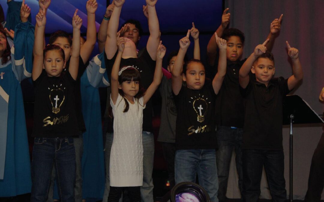Children-worship-arts